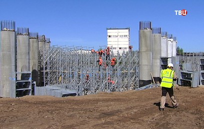 Реконструкция Звенигородского путепровода завершится в сентябре 2015 г.