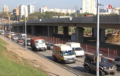 Эстакаду на Аминьевском шоссе запустят в начале 2016 года
