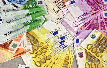 Официальный курс евро снизился на 24 копейки