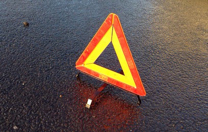 На севере Москвы автомобиль протаранил АЗС