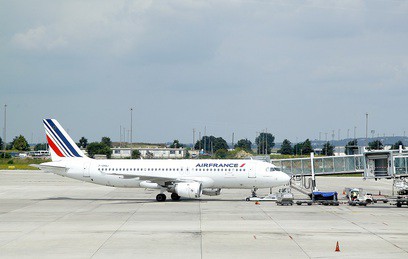 В аэропорту Парижа в шасси Boeing 777 нашли тело человека