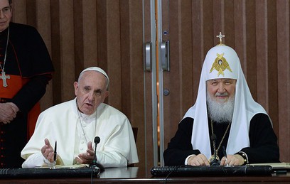 В РПЦ поставили в пример политикам встречу патриарха и Папы