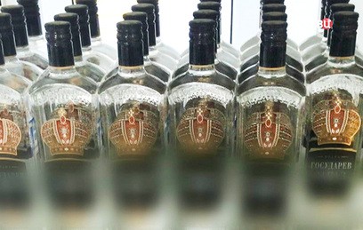 В Москве продажи водки упали почти на четверть