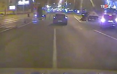 В Петербурге наркодиллер пытался уйти от погони полиции с простреленным колесом