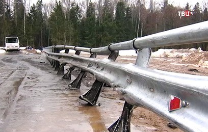 В Дмитровском районе испытали новое дорожное ограждение
