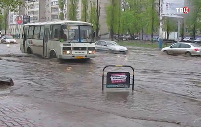 Воронеж снова затопило: под водой оказалось несколько улиц