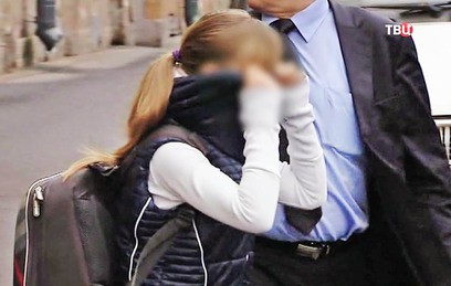 Улетевшая в Питер школьница возвращается в Москву с мамой