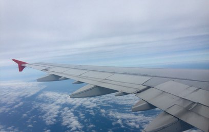 Лайнер экстренно сел в аэропорту Манчестера из-за загоревшегося планшета