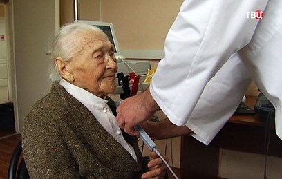 В Москве сделали операцию по установке кардиостимулятора 104-летней пациентке