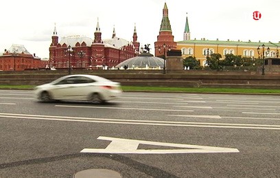 Выделенную полосу у Кремля запустят 1 октября