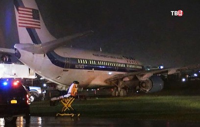 Самолет с напарником Трампа съехал с посадочной полосы в Нью-Йорке