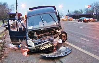 В ДТП с "Газелью" на Ленинградском шоссе пострадали два человека