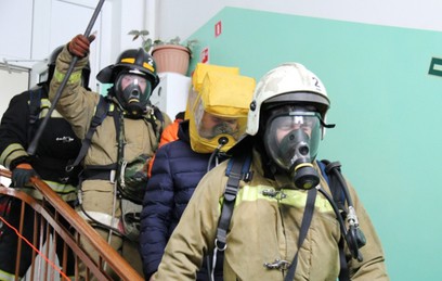 При пожаре в многоэтажке на Рязанском проспекте погиб человек