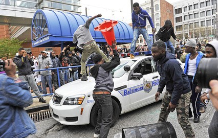 Столкновения с полицией в американском Балтиморе