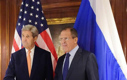 Министр иностранных дел России Сергей Лавров и госсекретарь США Джон Керри во время встречи в Вене