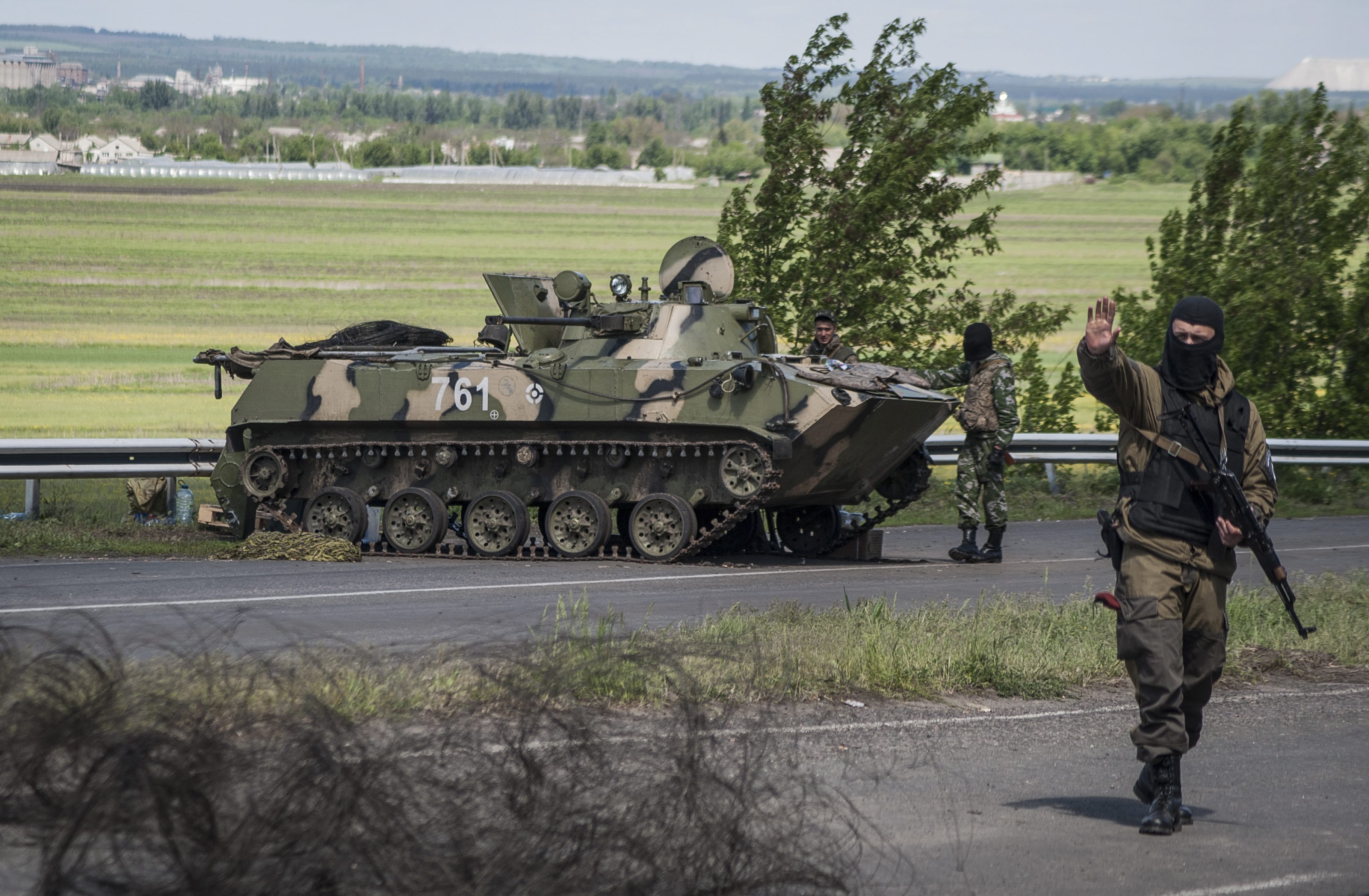 Украинские военные под Луганском