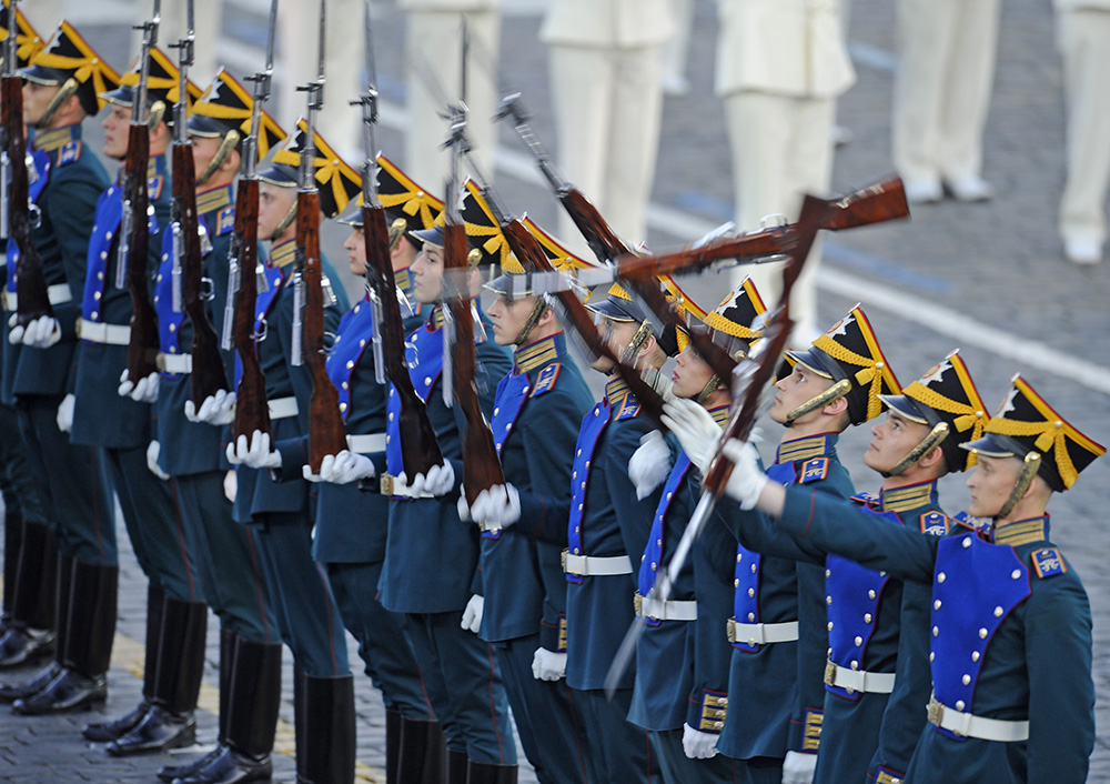 Церемония открытия военно-музыкального фестиваля "Спасская башня" в Москве