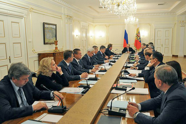 Владимир Путин провёл совещание с членами Правительства