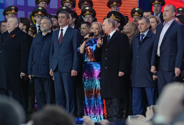 Президент России Владимир Путин на митинге-концерте "Мы вместе!" Президент России Владимир Путин на митинге-концерте "Мы вместе!"