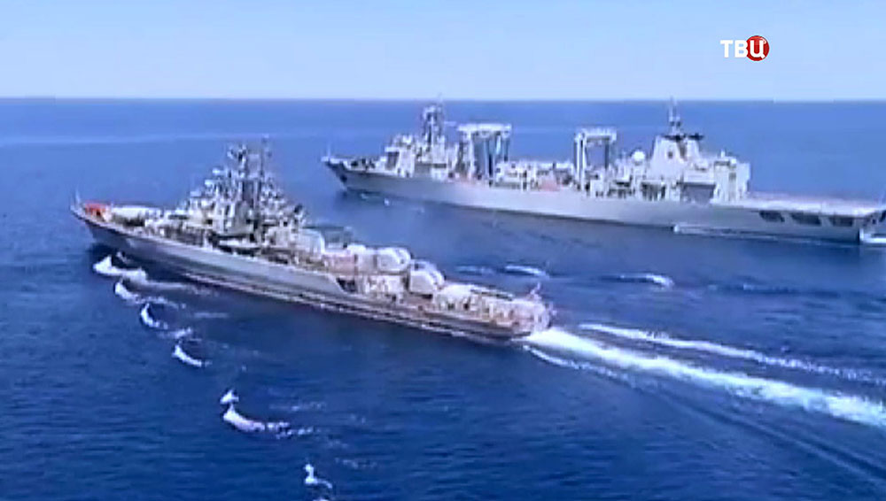Военно-морские учения Военно-морские учения