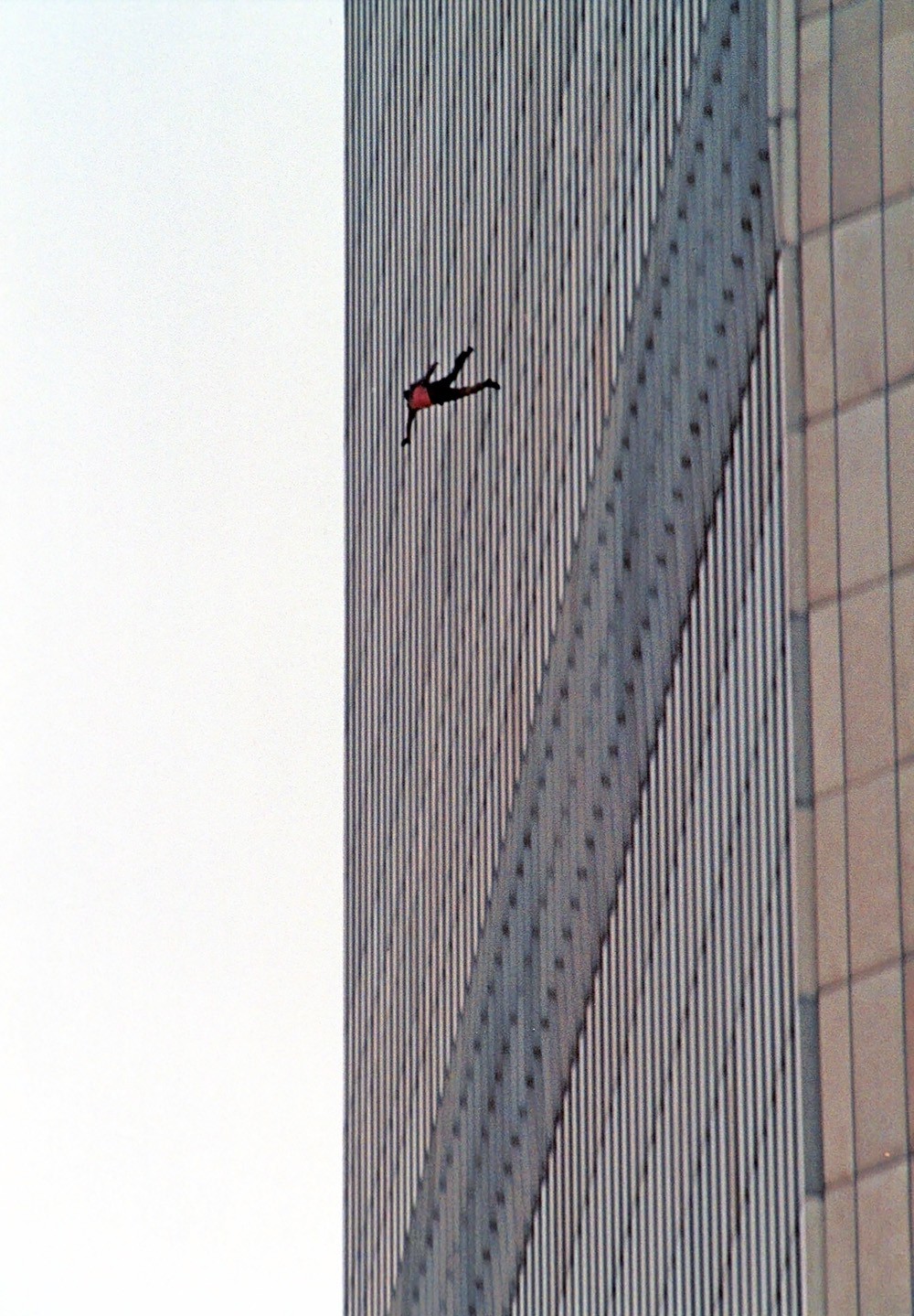 фотография падающий человек 11 сентября