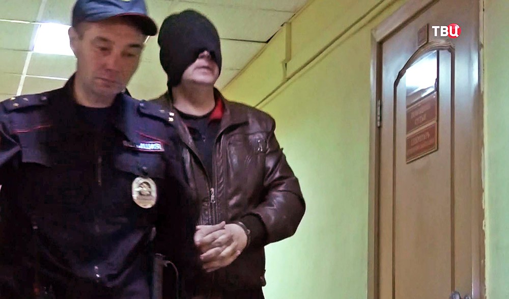 Суд над главарем банды "черных" риелторов Суд над главарем банды "черных" риелторов