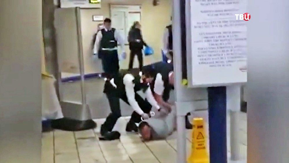 Задержание террориста в лондонском метро Задержание террориста в лондонском метро