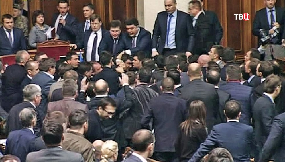 Потасовка в Верховной Раде Украины Потасовка в Верховной Раде Украины