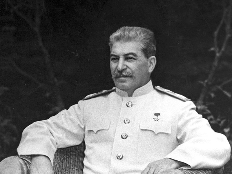 За что Сталина назвали «гуталином», как Николай II стал «ананасом», сколько на Руси было «грозных» царей? Изучаем прозвища русских правителей За что Сталина назвали «гуталином», как Николай II стал «ананасом», сколько на Руси было «грозных» царей? Изучаем прозвища русских правителей