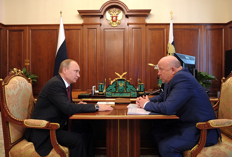 Президент России Владимир Путин и губернатор Нижегородской области Валерий Шанцев во время встречи Президент России Владимир Путин и губернатор Нижегородской области Валерий Шанцев во время встречи