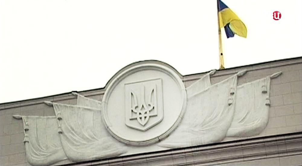 Герб Украины на здании Верховной Рады