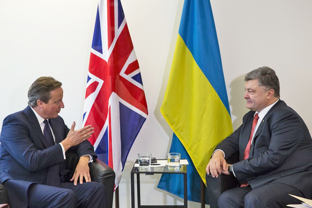 Дэвид Кэмерон и Пётр Порошенко Дэвид Кэмерон и Пётр Порошенко