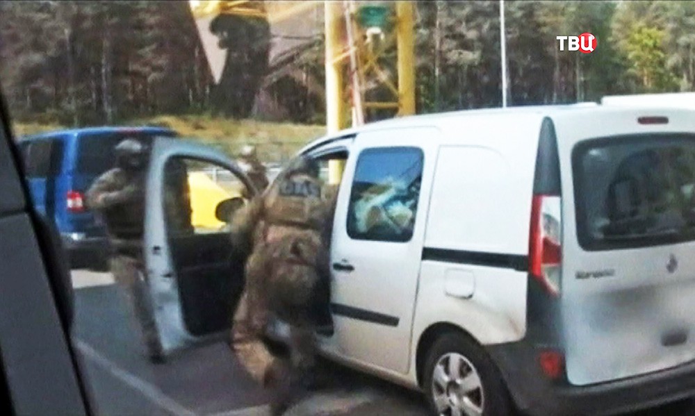 Бойцы СБУ проводят задержание