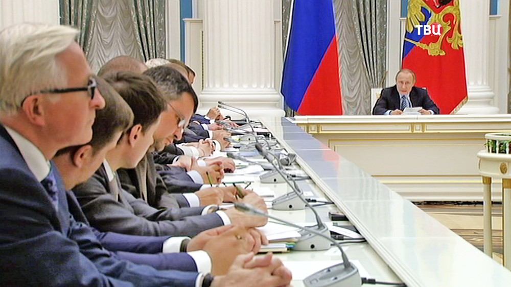 Путин потребовал обозначить сроки исполнения приоритетных проектов Путин потребовал обозначить сроки исполнения приоритетных проектов