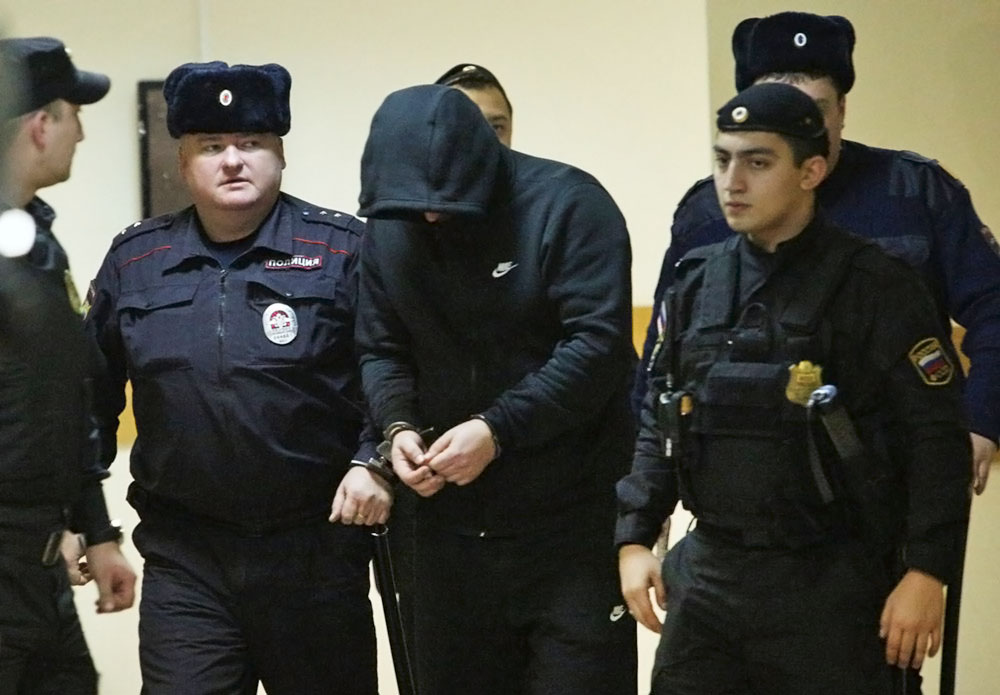Сбивший двух девочек водитель Gelandewagen Александр Шарый в суде Сбивший двух девочек водитель Gelandewagen Александр Шарый в суде
