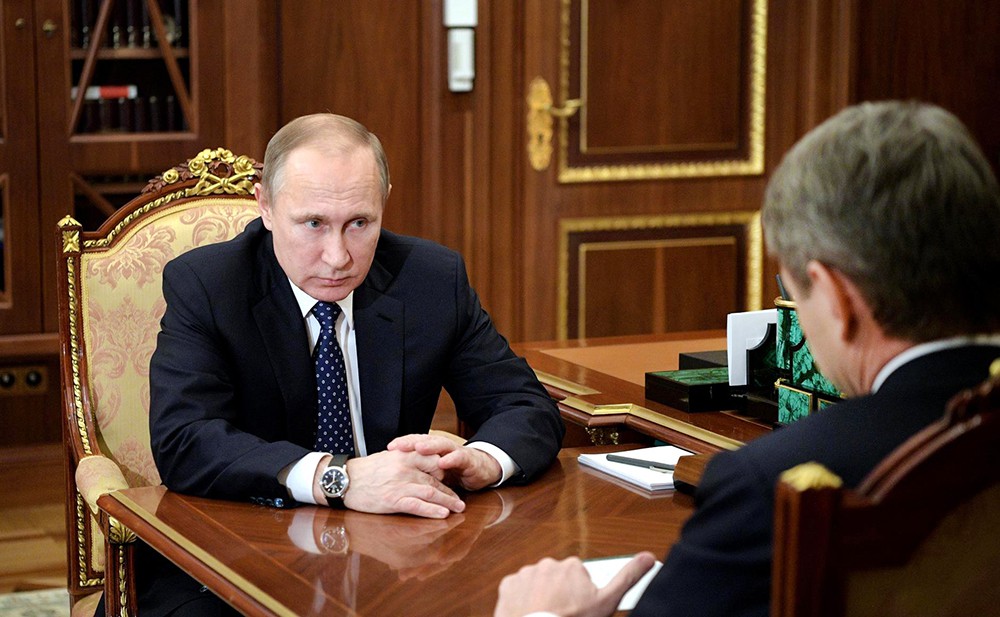 Президент России Владимир Путин и министр сельского хозяйства РФ Александр Ткачёв