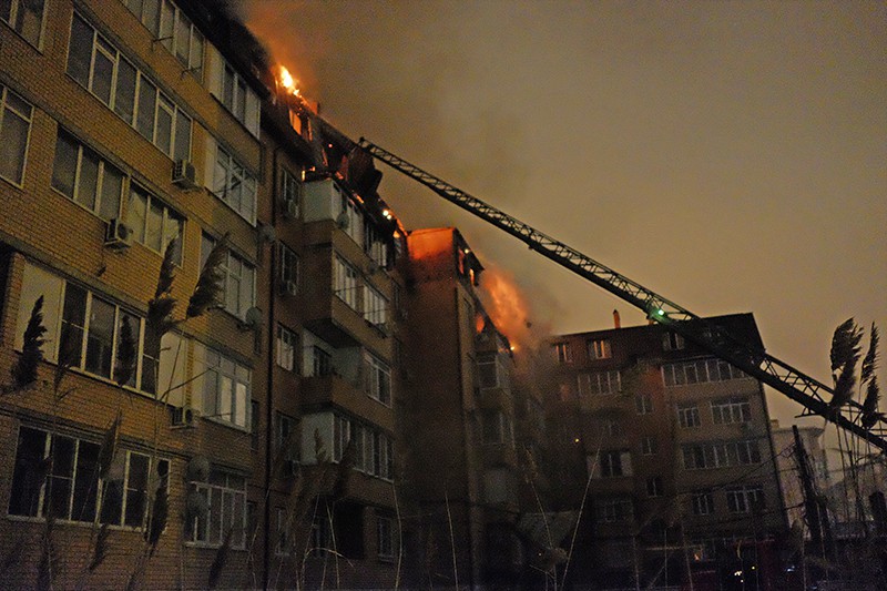 В Краснодаре из-за пожара введен режим ЧС — эвакуированы 400 человек