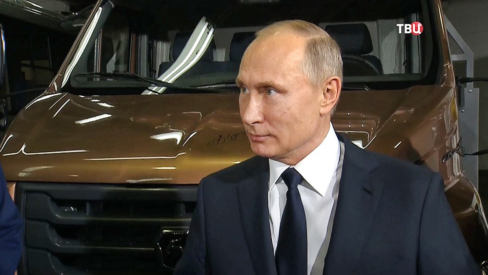 Владимир Путин посетил автозавод "ГАЗ" Владимир Путин посетил автозавод "ГАЗ"