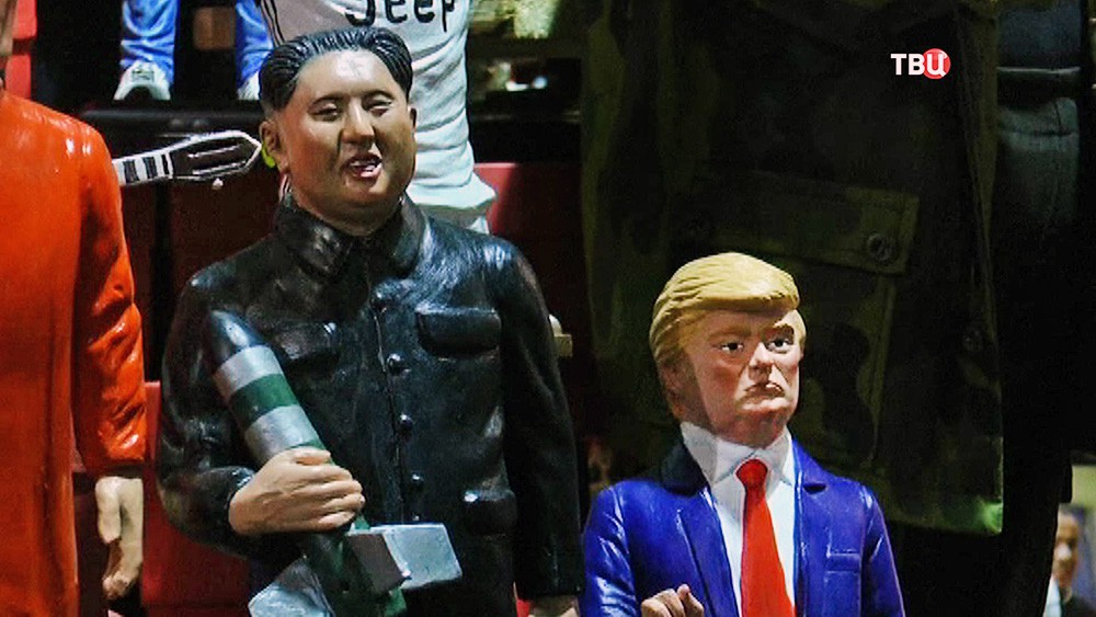 Фарфоровые фигурки Трампа и Ким Чен Ына Фарфоровые фигурки Трампа и Ким Чен Ына