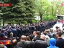 Жители Донецка выдворяют силовиков из грода Жители Донецка выдворяют силовиков из грода