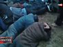 Украинские радикалы избивают крымчан ехавших на акцию протеста в Киев Украинские радикалы избивают крымчан ехавших на акцию протеста в Киев