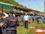 Полиция и служба спасения на месте столкновения поездов в Подмосковье Полиция и служба спасения на месте столкновения поездов в Подмосковье