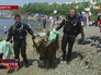 Дайверы во Владивостоке чистят пляж Дайверы во Владивостоке чистят пляж