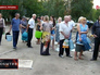 Жители Славянска запасаются питьевой водой Жители Славянска запасаются питьевой водой