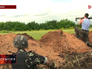 Украинские военные ведут обстрел из гранатомета Украинские военные ведут обстрел из гранатомета