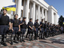 Украинские силовики у здания Верховной рады в Киеве Украинские силовики у здания Верховной рады в Киеве