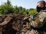 Бойцы подразделения ЛНР на блокпосту Бойцы подразделения ЛНР на блокпосту
