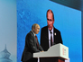 Владимир Путин выступает на заседании саммита АТЭС Владимир Путин выступает на заседании саммита АТЭС