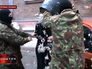 Бывшую главу управления внутренней политики горсовета Запорожья Ирину Комиссар обливают маслом Бывшую главу управления внутренней политики горсовета Запорожья Ирину Комиссар обливают маслом
