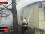 Пожарные устраняют последствия обстрела жилых кварталов в Донецкой области Пожарные устраняют последствия обстрела жилых кварталов в Донецкой области